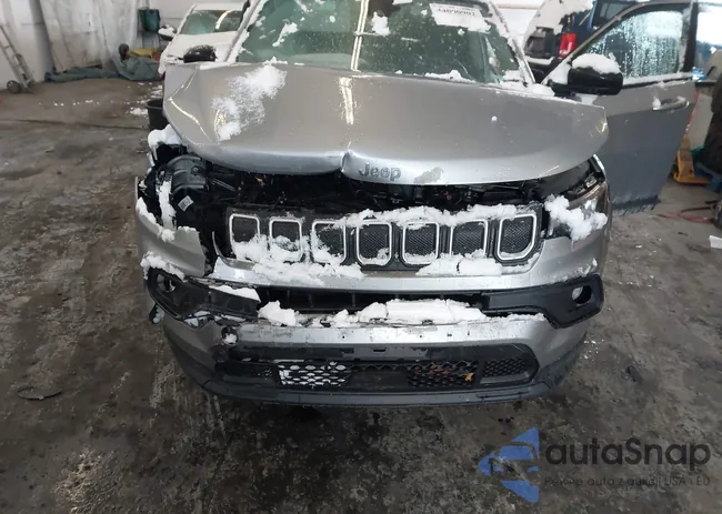 3C4NJDBB4NT136733: 44000902