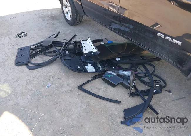 1C6RREFT8LN300587: 44001092