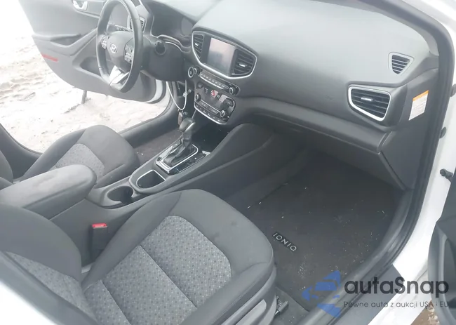 KMHC75LC1HU031883: 44001125