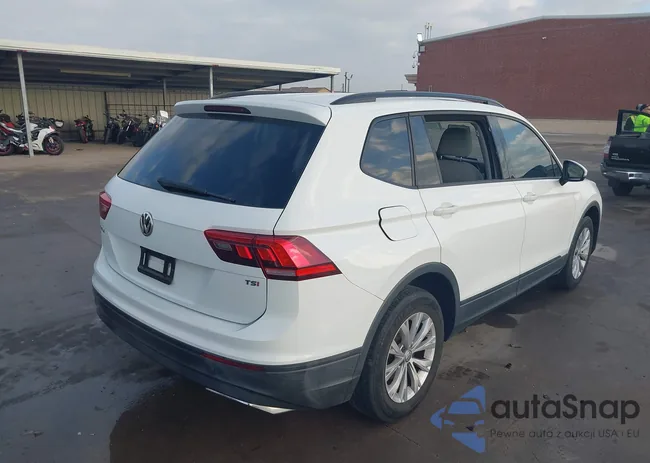 3VV1B7AX8JM072633: 44000296