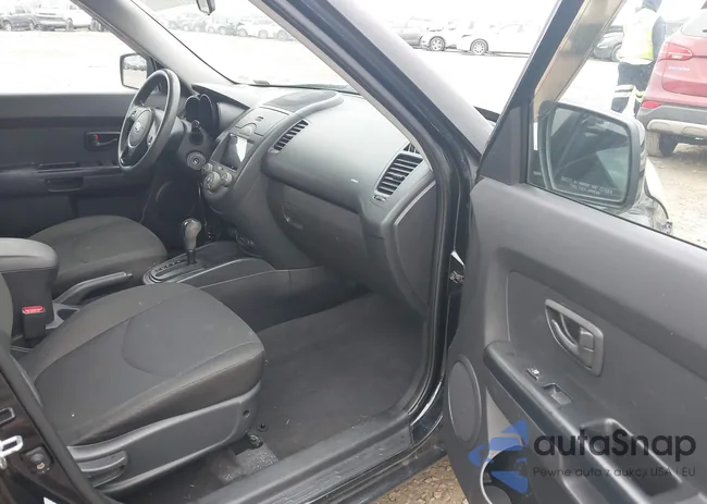 KNDJT2A28A7034882: 44000467