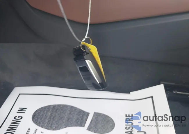 WA1EAAFY7P2069735: 44000593