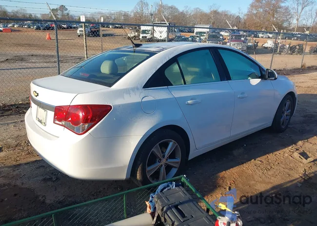 1G1PE5SB8D7178255: 44001729