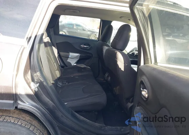 1C4PJLCB1FW771020: 44001738