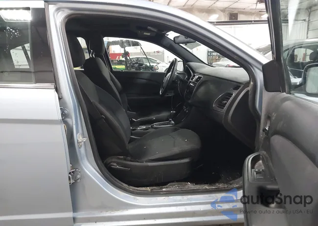 1C3CCBBB8DN611857: 44001909