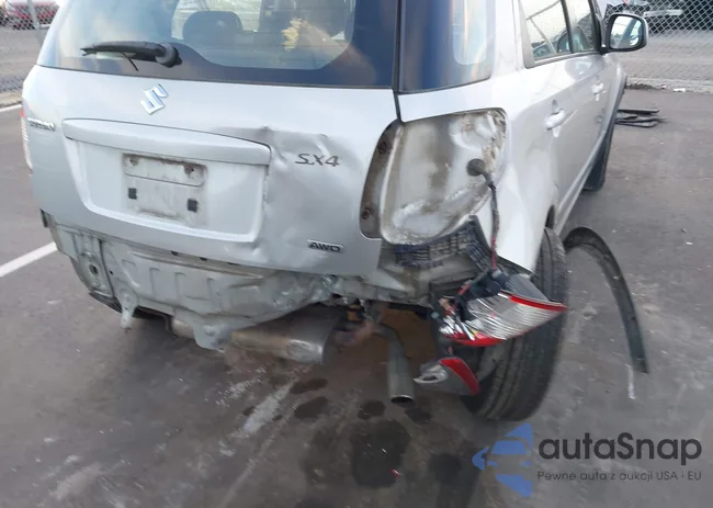 JS2YB413775105313: 44002038