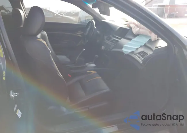 1HGCS22818A000439: 44002083