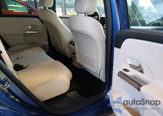 W1N4M4HB0RW353473: 44002175