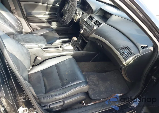 1HGCP2F60CA097152: 44002753