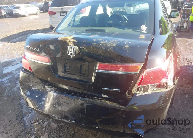 1HGCP2F60CA097152: 44002753