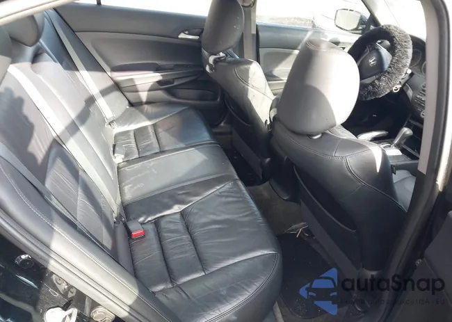 1HGCP2F60CA097152: 44002753