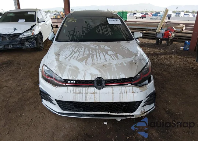 3VW547AU1JM268488: 44002766