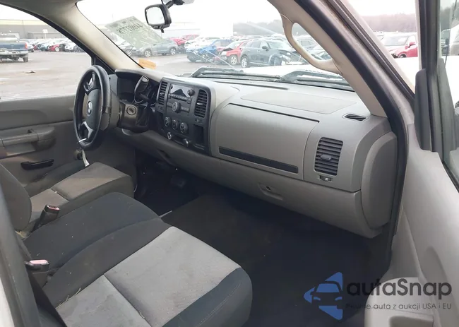 1GCEC14C97E517401: 44002778