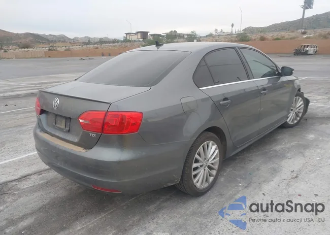 3VWLL7AJ1DM392703: 44002886