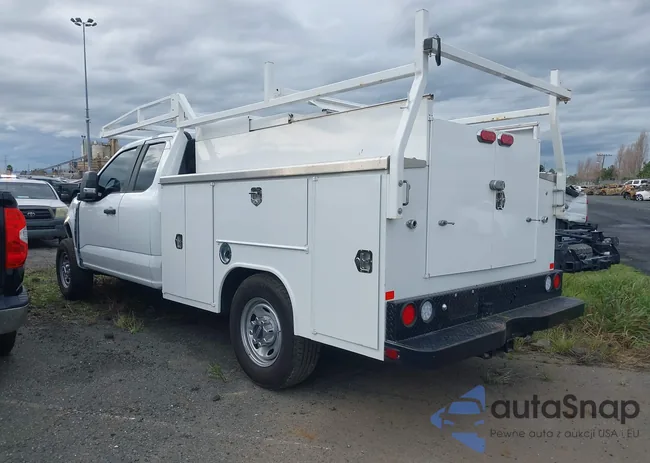 1FD7X2AA9REE90320: 44002995