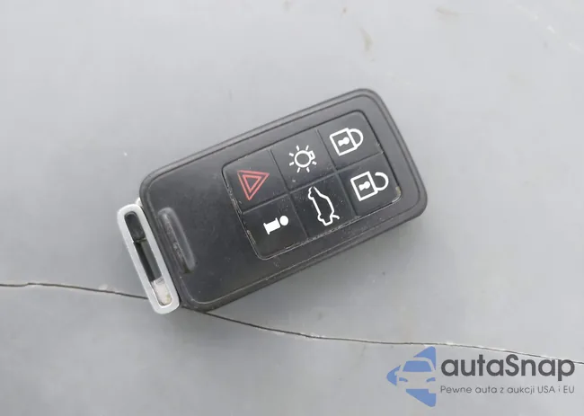 YV4960DL0A2119860: 44003104