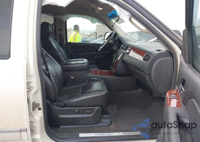 1GNUCCE01AR112247: 44003187