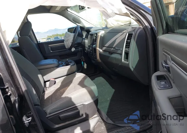 1C6RR6LT8JS336577: 44003736