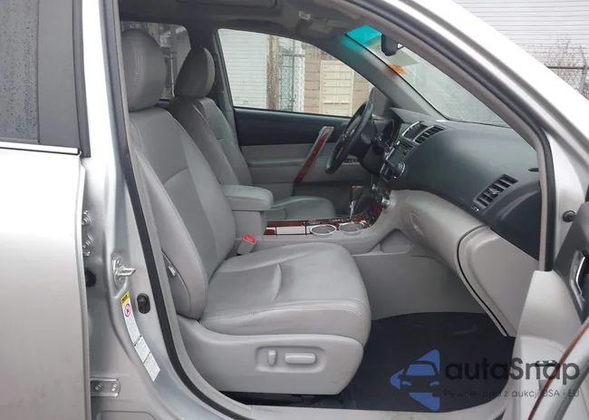 5TDDK3EH9DS240162: 44003799