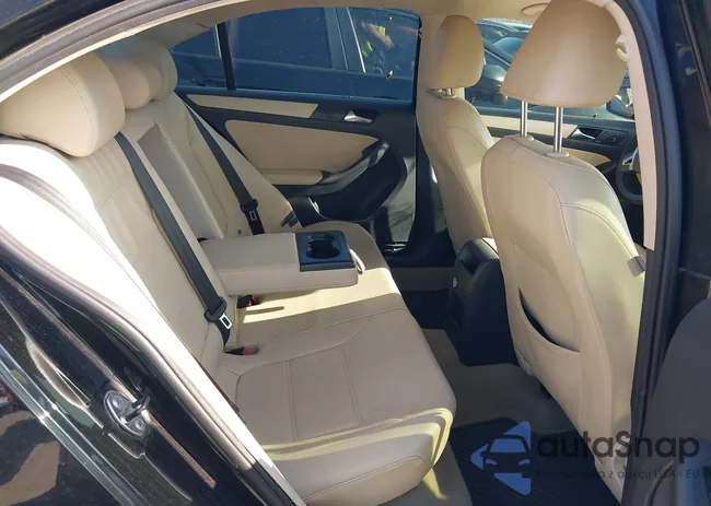 3VWDX7AJ6CM355377: 44003485