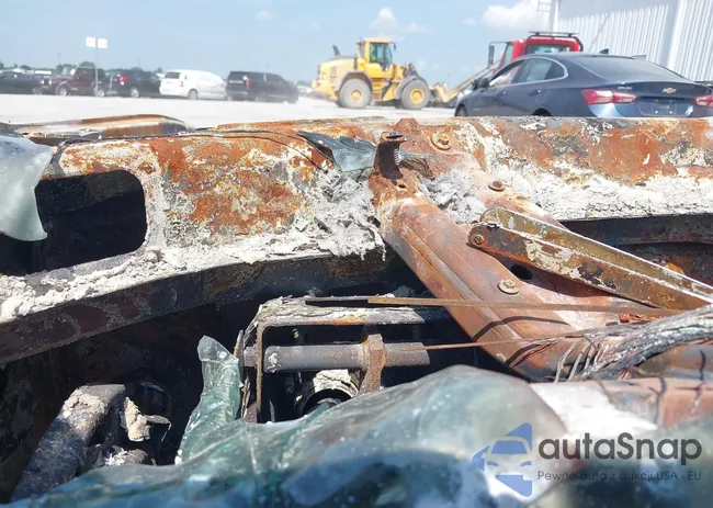 2C3CDZFJ8NH165078: 44004683