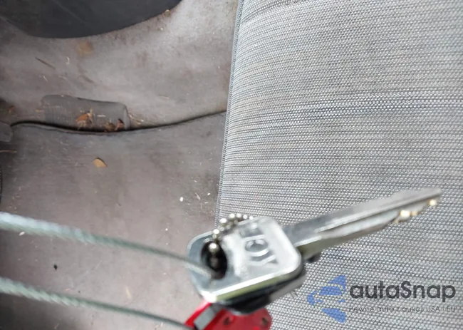 1FMDU32P9VUA48383: 44004916