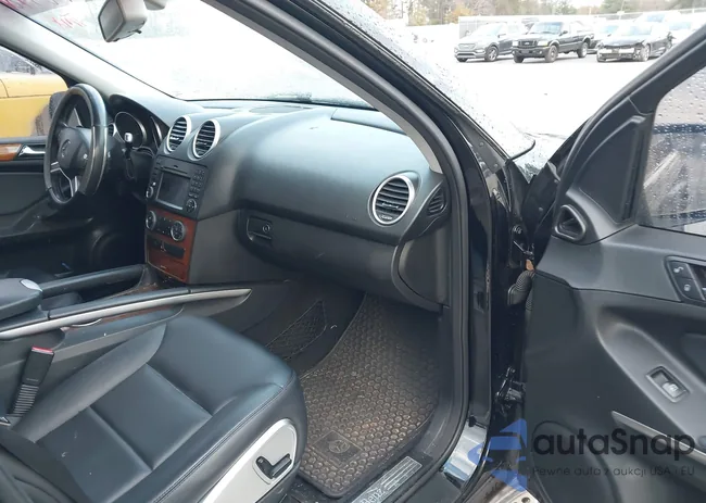 4JGBB56E29A510825: 44004981