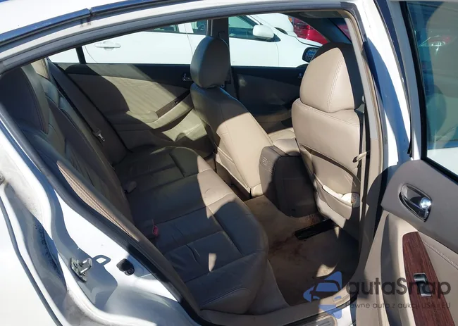 1N4BL2AP4BN433209: 44005184