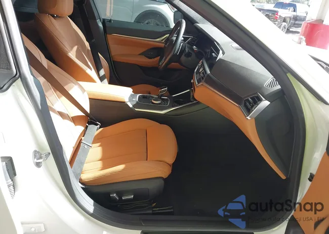 WBA63AV05NFM68694: 44005189