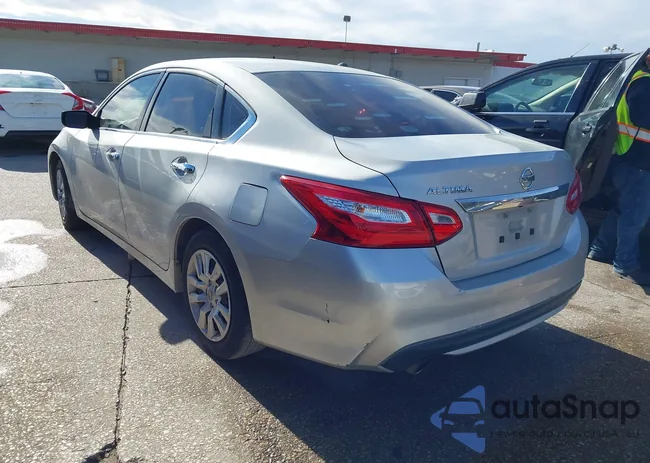 1N4AL3AP0GC231326: 44004355