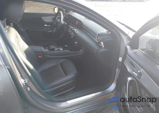 W1K3G4EB6LJ220127: 44004452