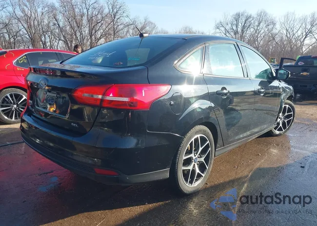 1FADP3H28HL244838: 44006189