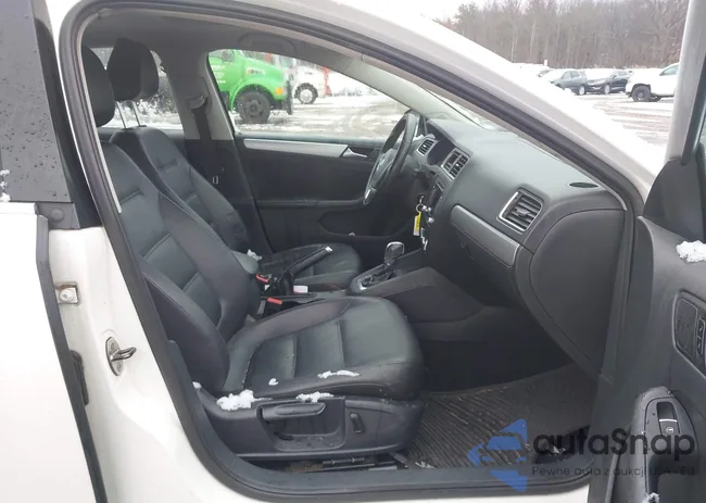 3VWDP7AJ8DM439573: 44005411