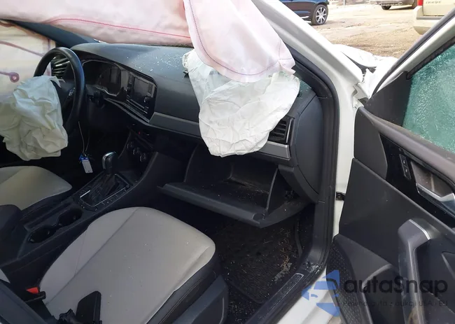 3VWC57BU0MM026363: 44005643