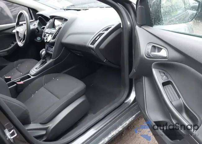 1FADP3M25JL310659: 44007106