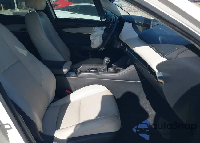 JM3KE2CY2F0463121: 44007189