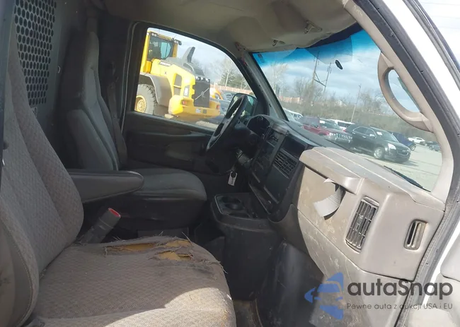 1GTGG25V661161305: 44006438