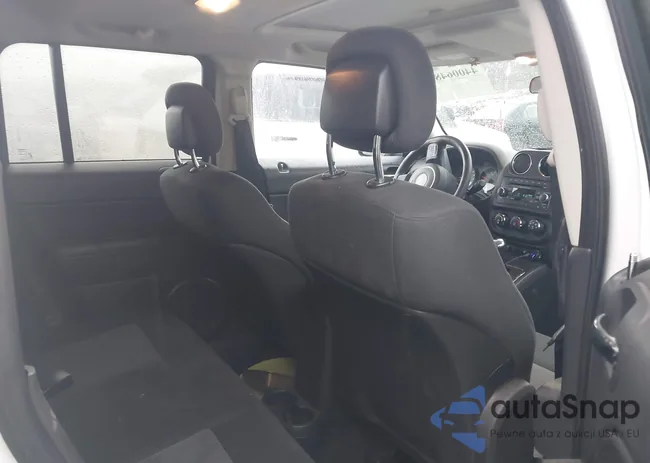 1C4NJRFB3CD689383: 44006481