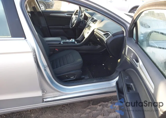 3FA6P0H76KR218802: 44007653