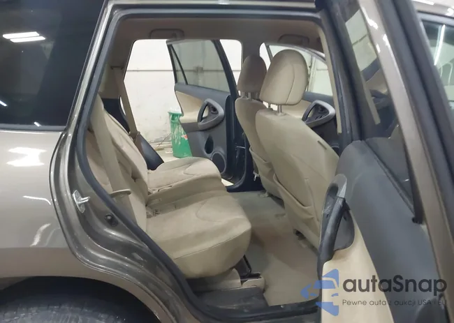 2T3BF4DV8AW072890: 44007662