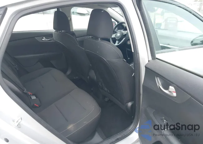 3KPF24AD0ME363764: 44007667