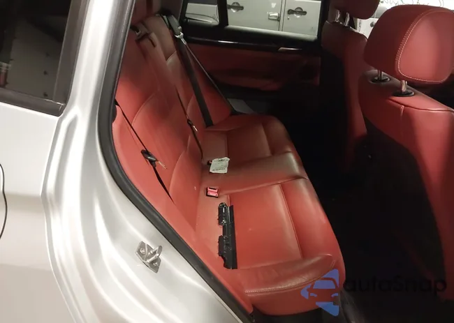 5UXWX5C5XBL700084: 44008052