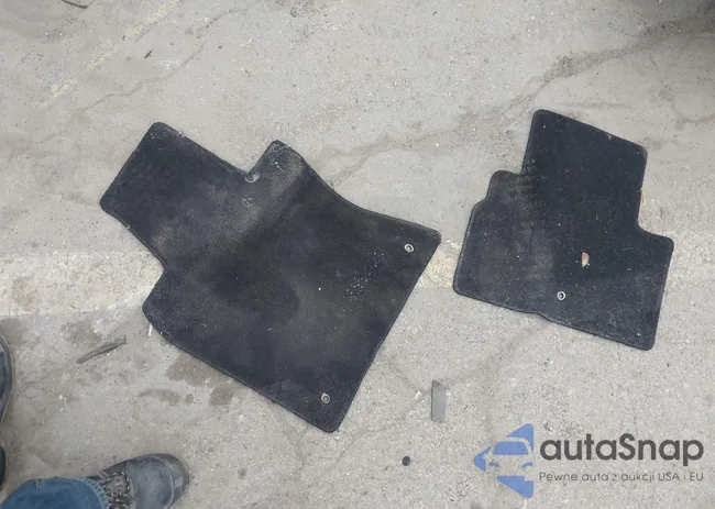 JN1BV7AR2FM423280: 44008081