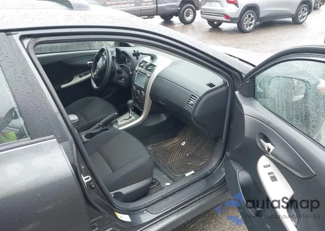 2T1BU4EE8BC693661: 44008146