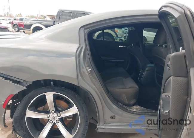 2C3CDXBGXHH620743: 44008181