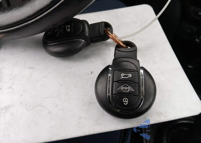 WMZYS7C53K3J04903: 44008185