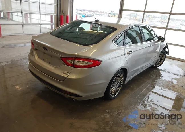 3FA6P0LU8ER377810: 44008191