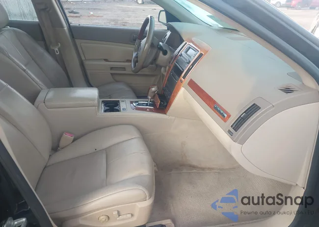 1G6DW677270129702: 44008214