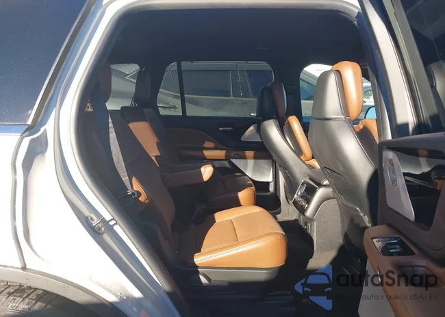 5LM5J7WC6MGL19034: 44007525