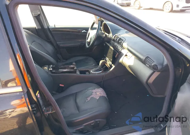 WDBRF61J14E018384: 44007624